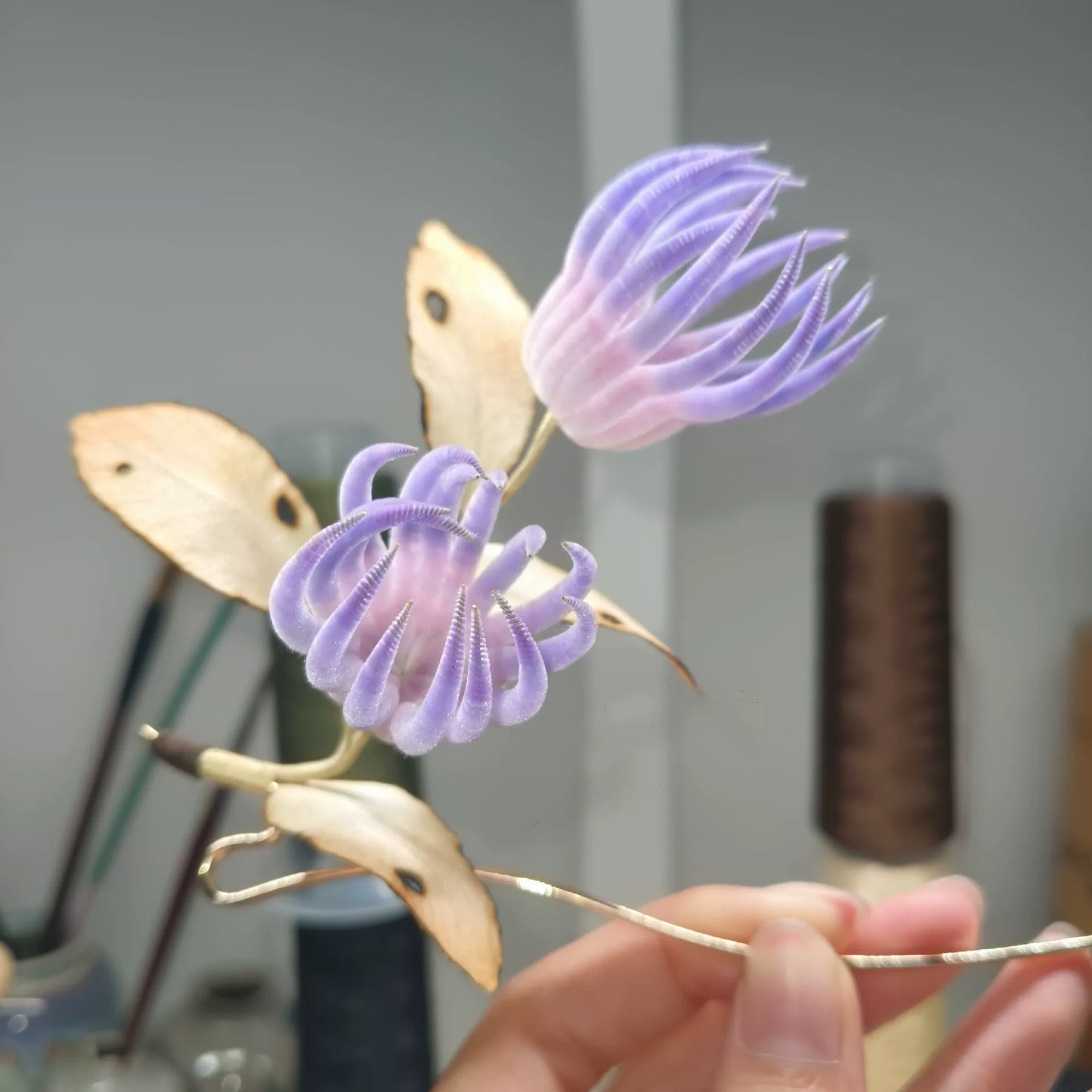 Handmade Ronghua Buddha's Hand Hair Pin - Natural Mulberry Silk