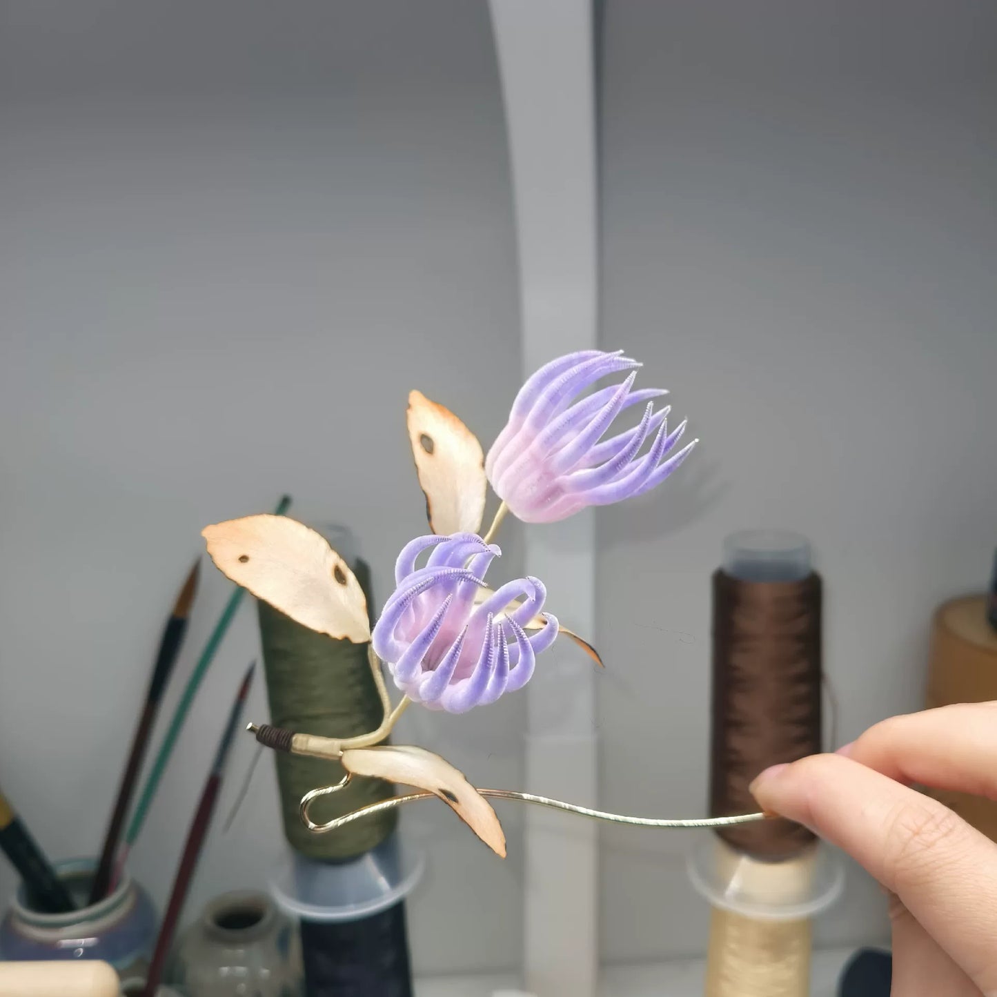 Handmade Ronghua Buddha's Hand Hair Pin - Natural Mulberry Silk