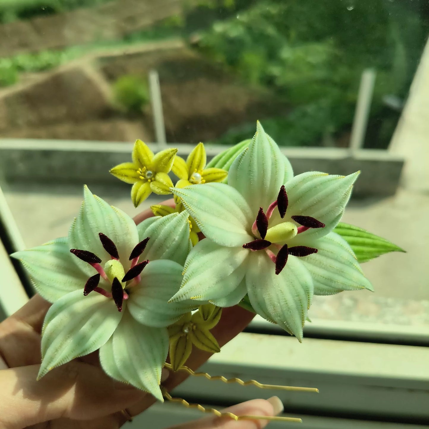 Handmade Ronghua Lily Hair Pin - Natural Mulberry Silk Velvet Flower