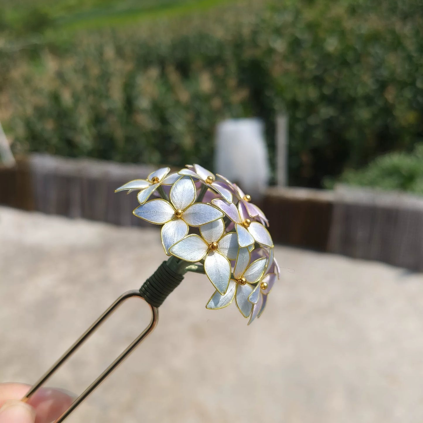 Handmade Ronghua Hydrangea Ball Hairpin - Mulberry Silk Velvet Flower Hair Pin
