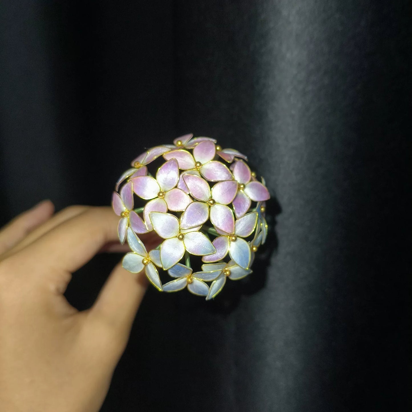 Handmade Ronghua Hydrangea Ball Hairpin - Mulberry Silk Velvet Flower Hair Pin