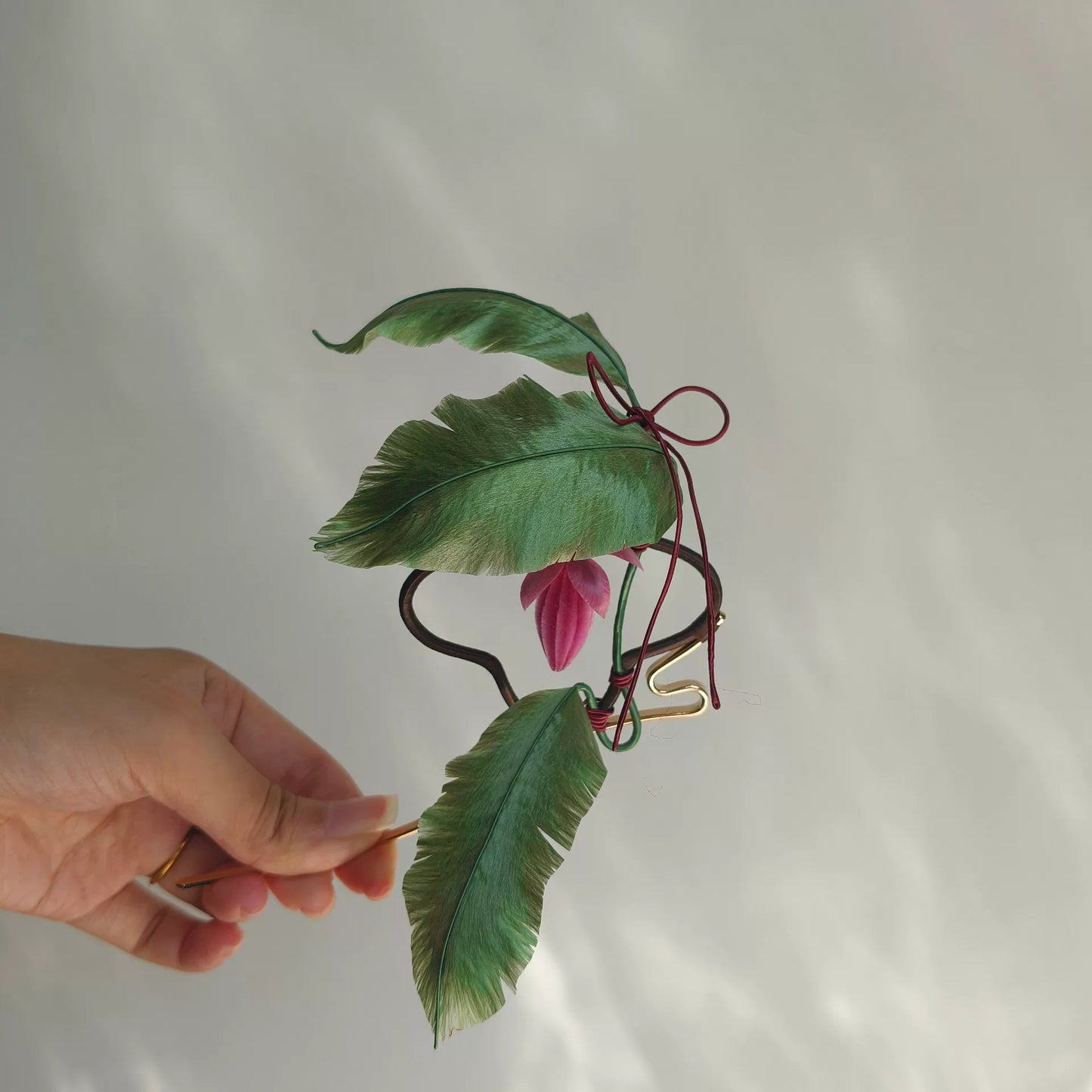 Handmade Ronghua Banana Leaf Hairpin - Mulberry Silk Velvet Plant Hair Pin with Pink Flower