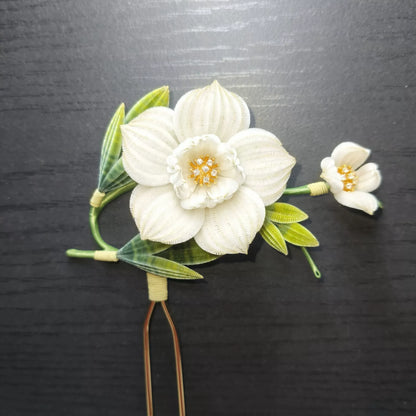 Handmade Ronghua camellia hairpin white silk flower with green leaves